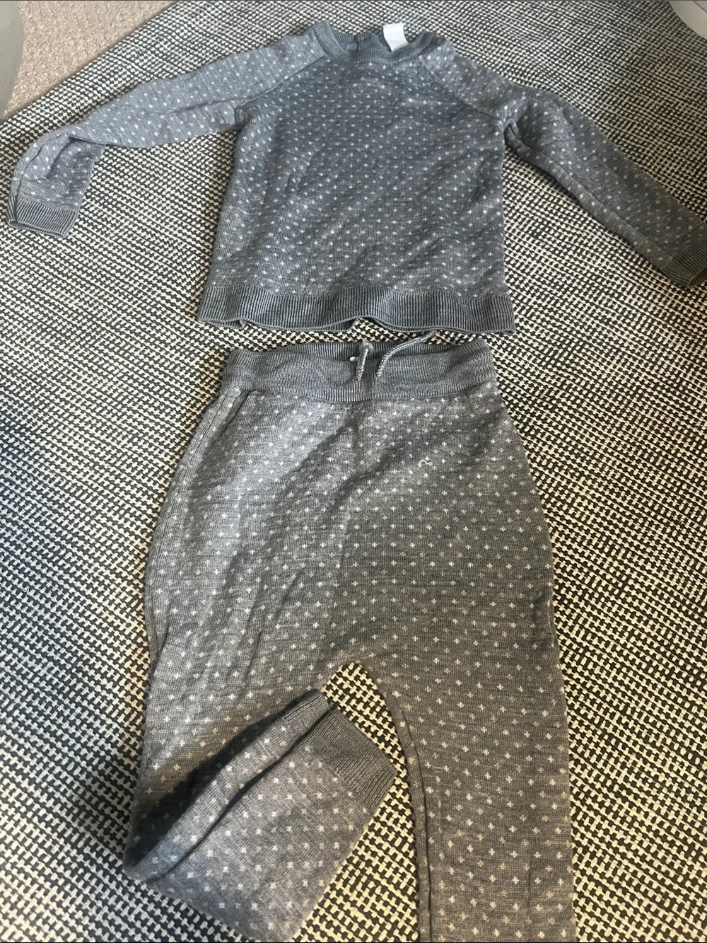 H&M Gray Knit outfit. 12-18 months.